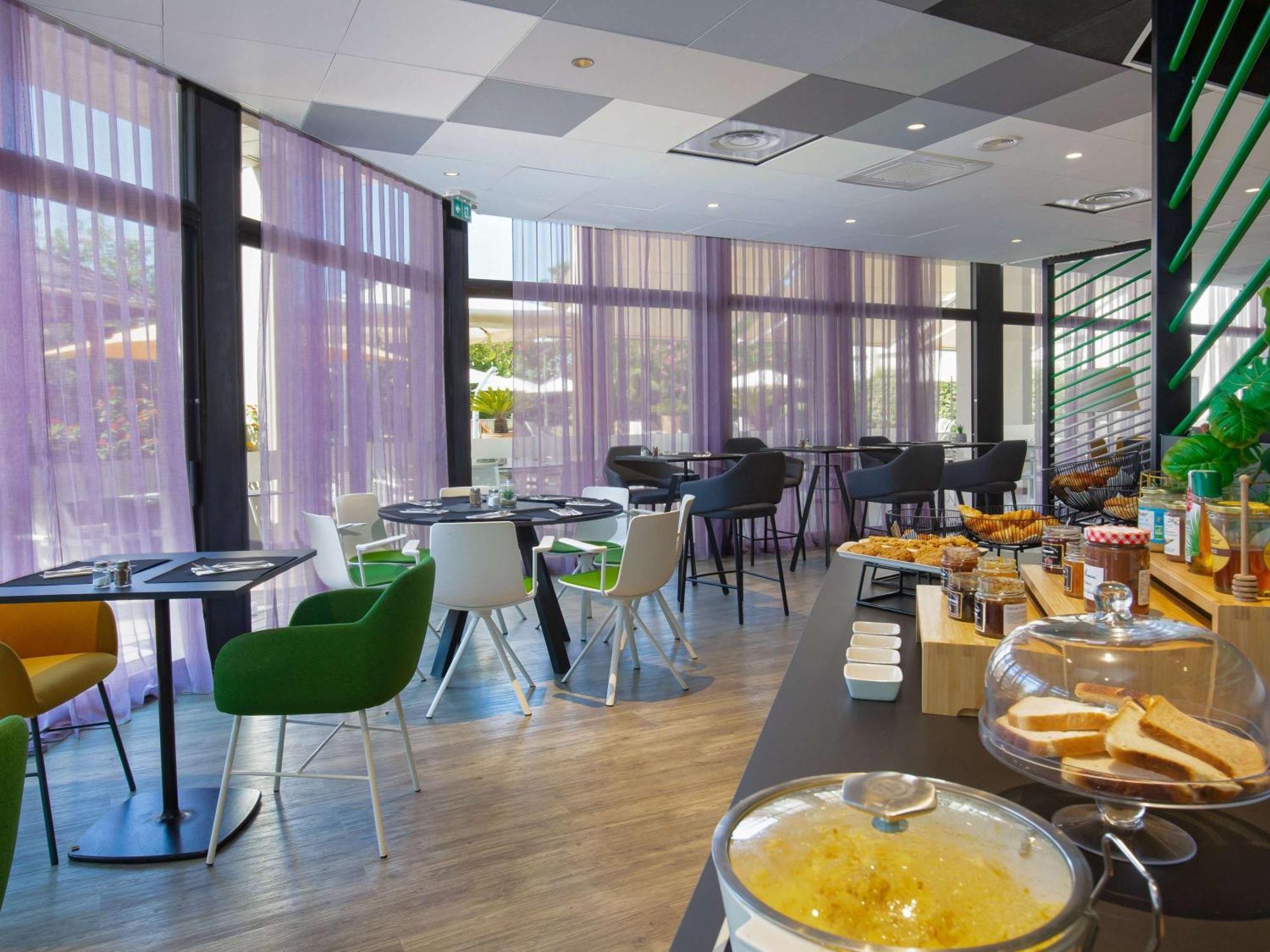 Mercure Hyeres Centre Cote D'Azur Exterior foto